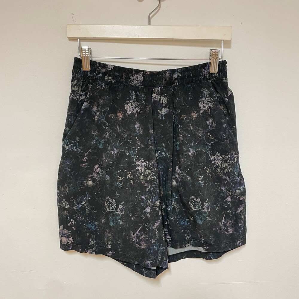 Lululemon Printed Running Shorts Black Medium - Picture 2 of 7